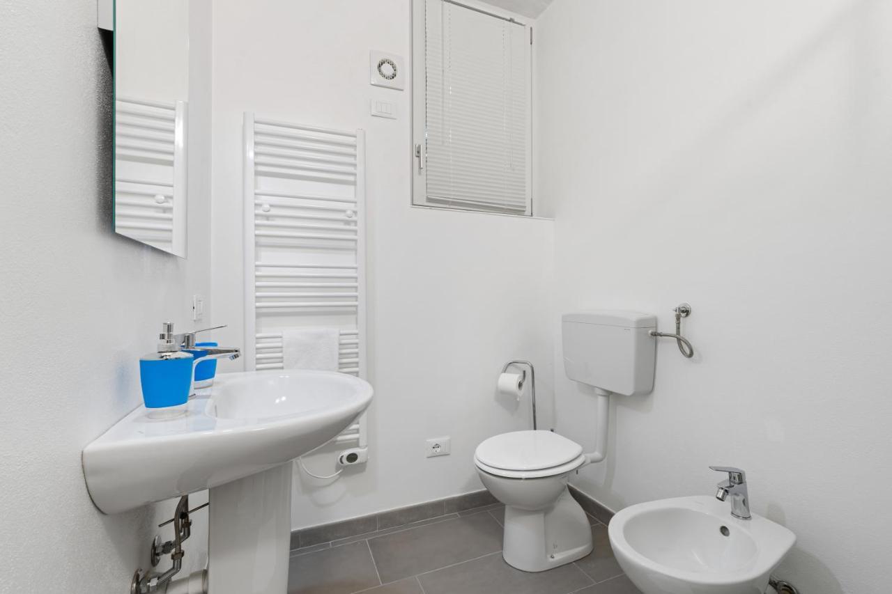 Appartamento Staurenghi Blu - Affitti Brevi Italia Varese Exterior foto
